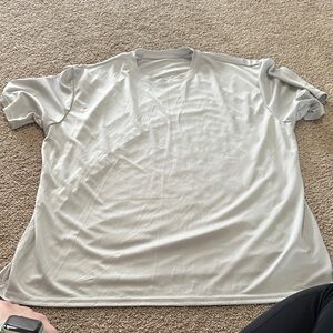 Amazon Men's Short Sleeve Crew Tee in Light Gray